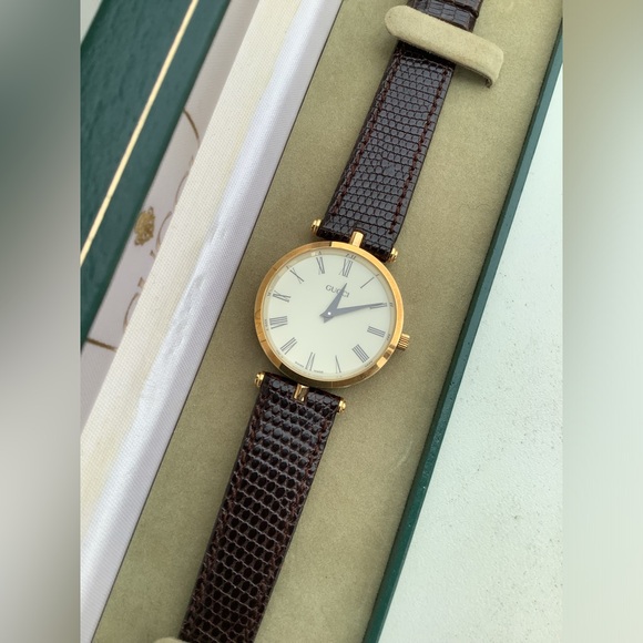 Authentic GUCCI watch UNISEX ❤️💚 - Picture 3 of 14